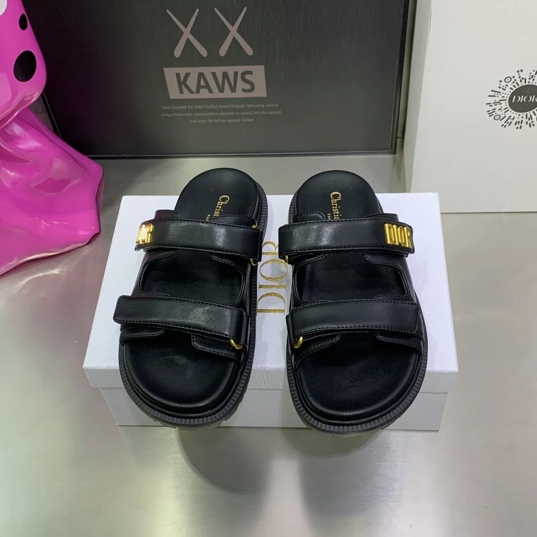 👟👟Ex-factory price 440👟👟 Women's shoe factory Dior 2022 spring and summer new Act thick-soled casual women's shoes with CD letter logo hardware buckle open-toe slippers Star same style flat-bottomed round-toe retro beach shoes Top version on the market Material: imported calfskin upper/imported metal cowhide + cowhide feet + water-dyed sheepskin lining + original molded T👟👟Factory price U outsole Size: 34-41 (34.40.41 customization is not returnable)